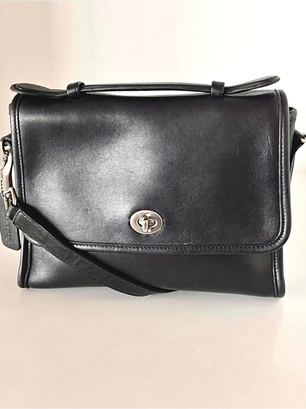 VTG Coach Pristine Black Leather Court Bag 9870 Rare Nickel Hardware Crossbody